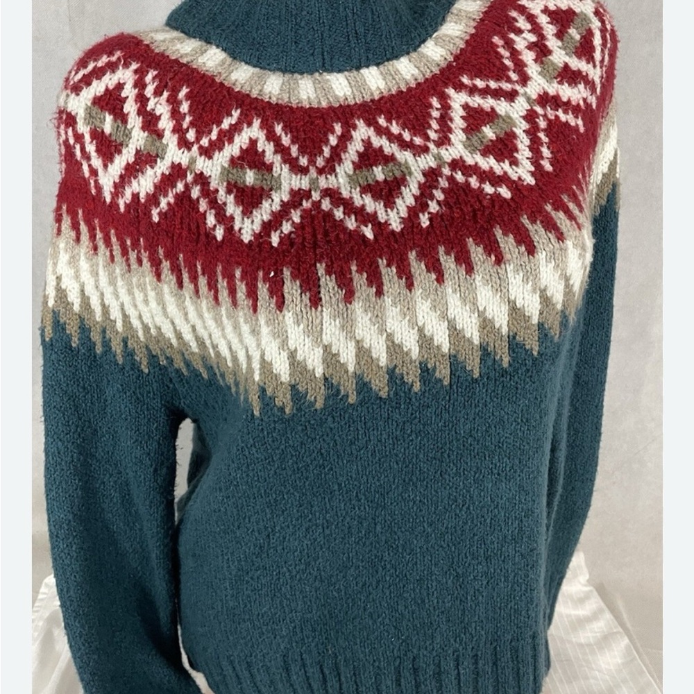 American Eagle pullover sweater size medium